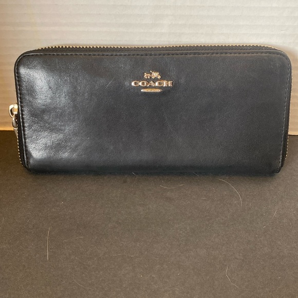 GUC. Coach black leather wallet with gold tone hardware. - Picture 1 of 14